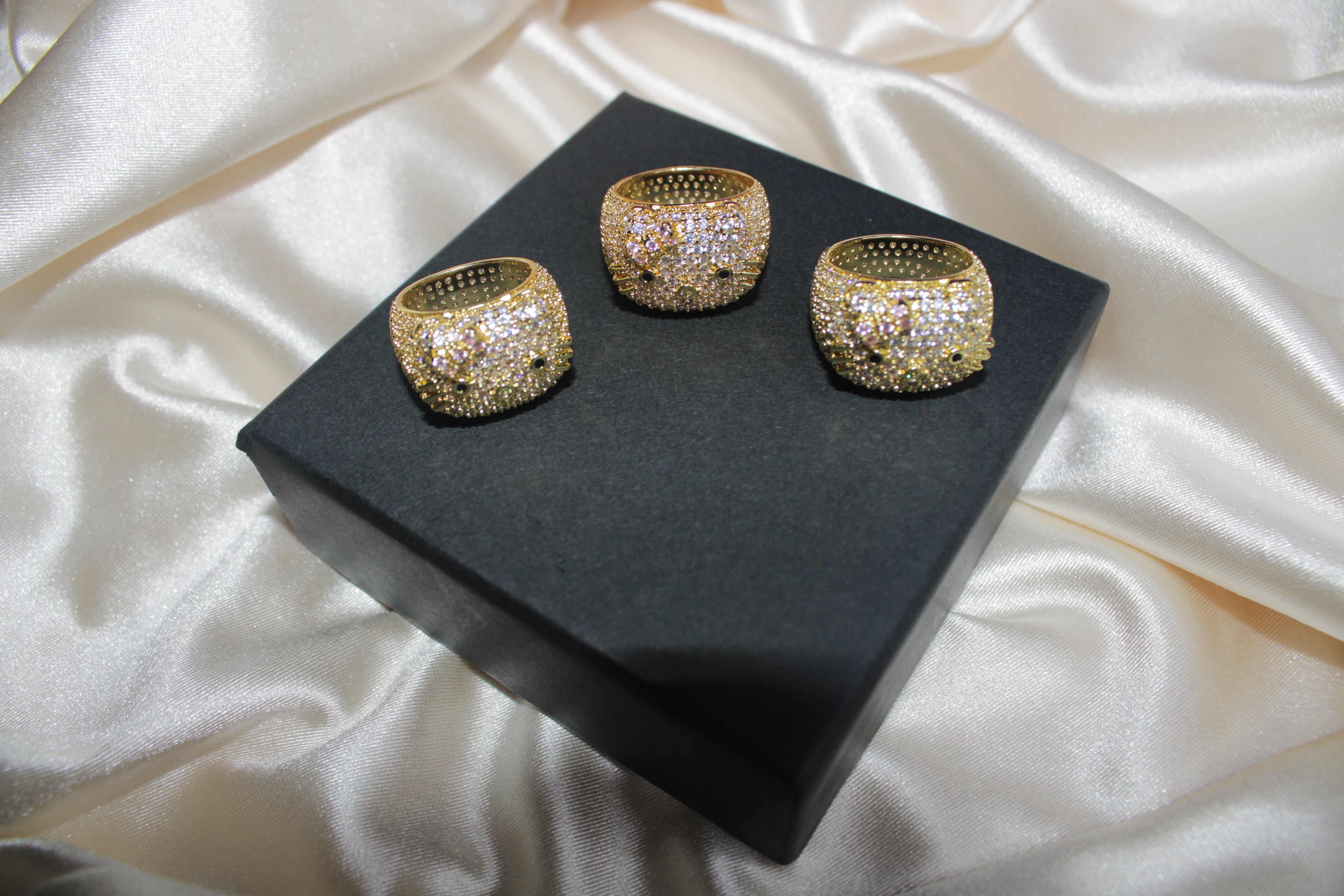 Gold Hello Kitty