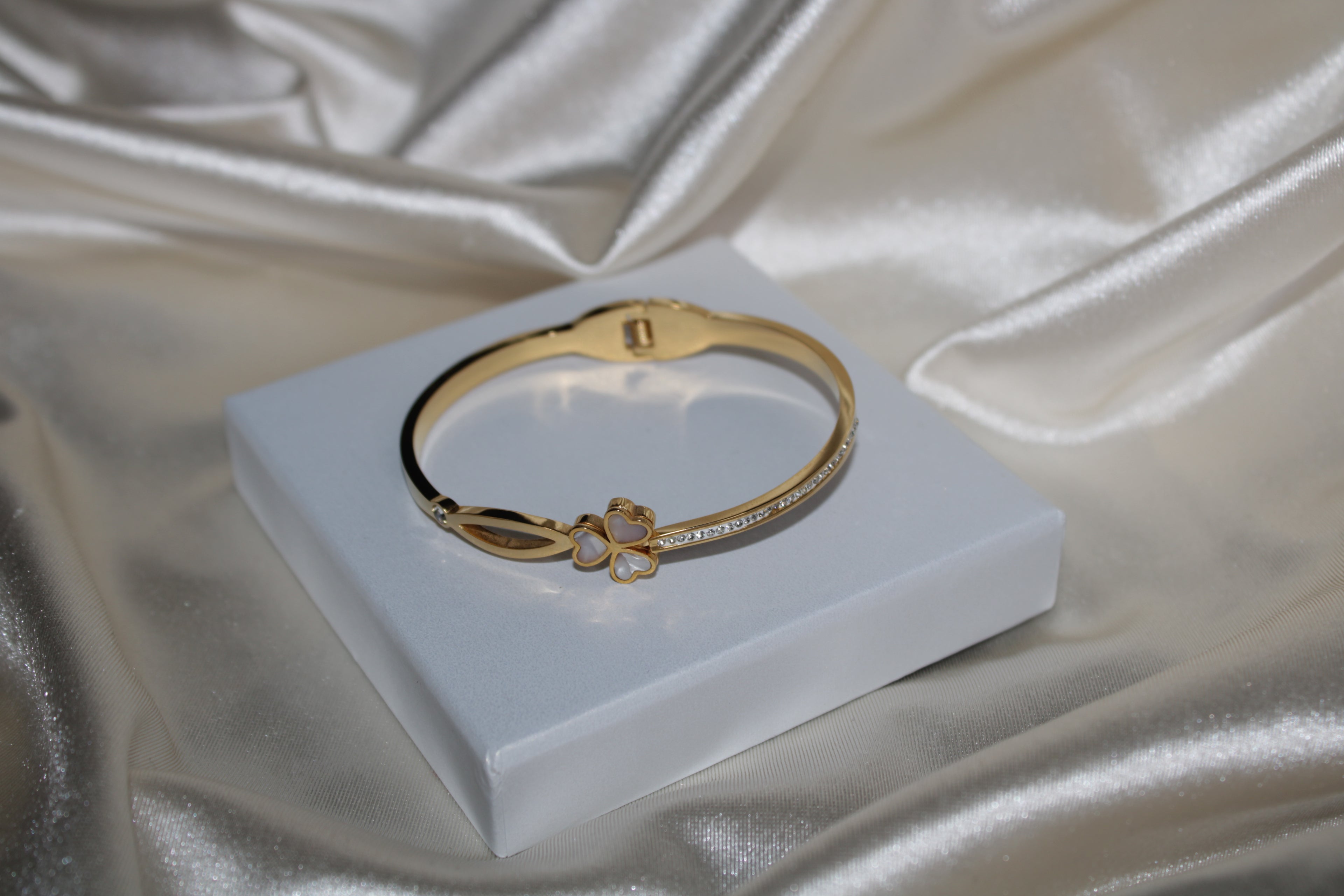 The Golden Fleur
