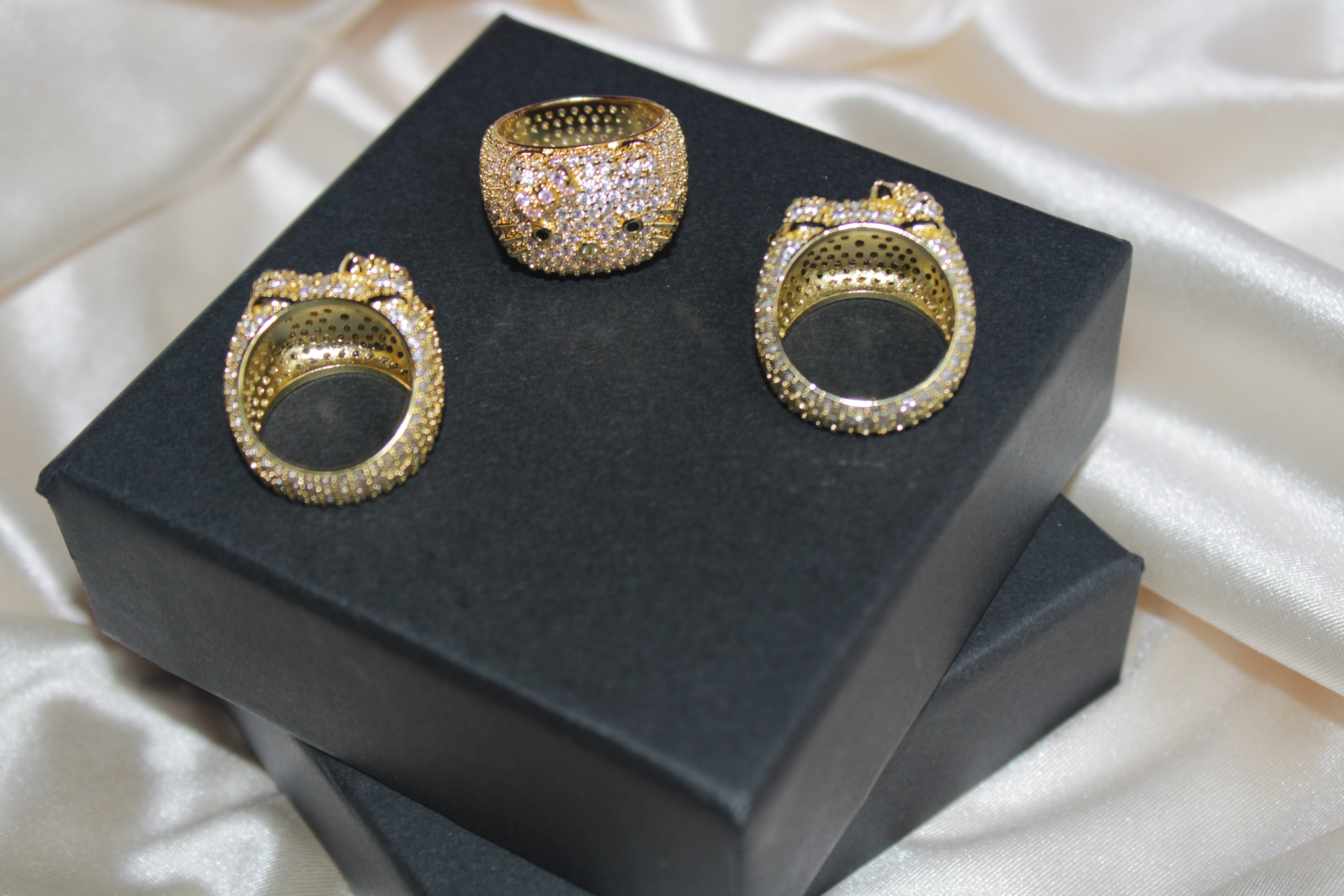 Gold Hello Kitty